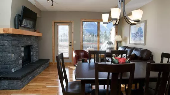 Spring Creek Vacations - Rundle Cliffs Lodge | Alberta - Canmore