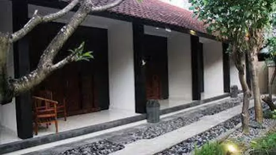 Legian Mas Beach Inn | Bali - Kuta - Legian Kent Merkezi