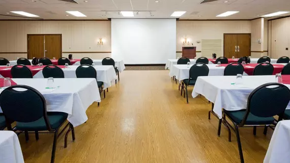 Radisson Hotel and Conference Center Fond du Lac | Wisconsin - Fond du Lac