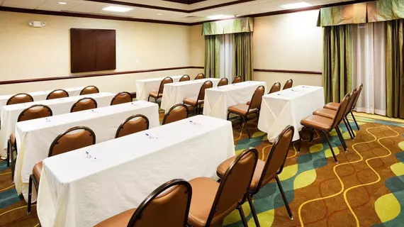 Holiday Inn Express & Suites Lebanon | Tennessee - Nashville-Davidson - Nashville (ve civarı) - Lebanon