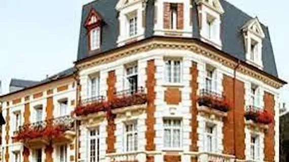 Hôtel Le Fer à Cheval | Normandiya - Calvados (bölge) - Trouville-sur-Mer