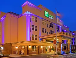 Holiday Inn Express Woodbridge | New Jersey - Franklin Township - Somerset (ve civarı) - Avenel