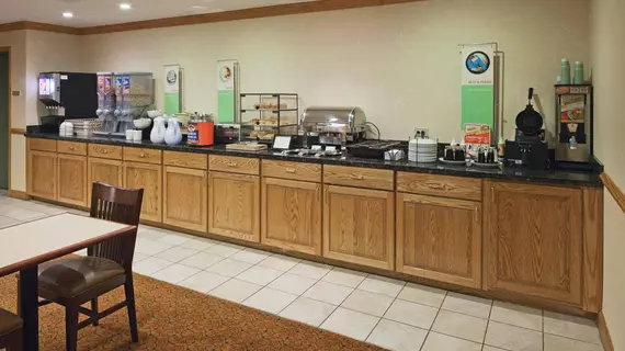 Country Inn & Suites - Montgomery Chantilly Parkway | Alabama - Montgomery (ve civarı) - Montgomery