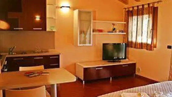 La Marina Risthotel | Lombardy - Bergamo - Bergamo (ve civarı) - Pontida - Gromlongo