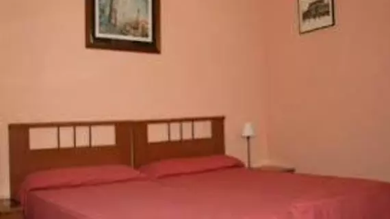 Hostal Hispalense | Madrid Özerk Topluluğu - Madrid (ve civarı) - Madrid