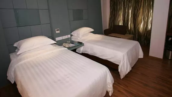 Hotel Trinity Isle | Karnataka - Bengaluru (ve civarı) - Bengaluru - Sheshadripuram