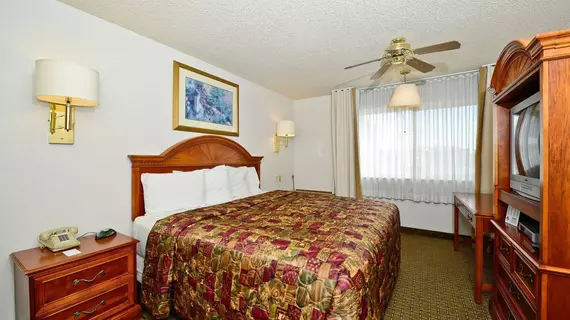 Americas Best Value Inn and Suites Cheyenne | Wyoming - Cheyenne (ve civarı) - Cheyenne