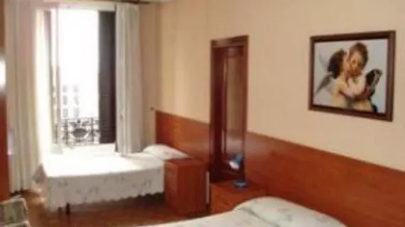 Hostal Estela | Madrid Özerk Topluluğu - Madrid (ve civarı) - Madrid