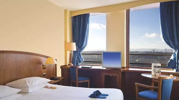 Radisson Blu Lyon | Auvergne-Rhone-Alpes - Rhone (bölge) - Lyon (ve çevresi) - Lyon - 3rd Arrondissement