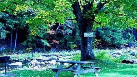 Covered Bridge River View Lodge | New Hampshire - Jackson