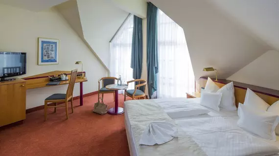 Best Western Hotel Am Schlossberg | Baden-Wuerttemberg - Rems-Murr-Kreis - Stuttgart (ve civarı) - Nuertingen