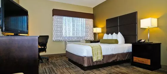 Best Western Plus Night Watchman Inn & Suites | Kansas - Greensburg