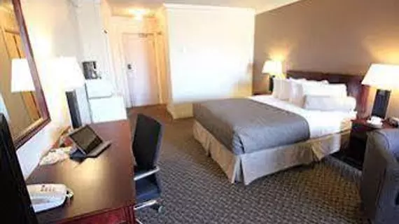 QUALITY INN & SUITES | Alberta - High Level