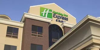 Holiday Inn Express Hotel and Suites Saint Robert