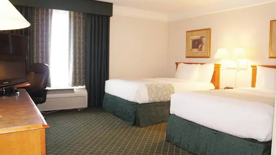 La Quinta Inn & Suites St. Louis Westport | Missouri - St. Louis (ve civarı) - Maryland Heights