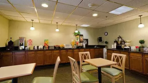 Quality Inn & Suites Laurel | Maryland - Baltimore (ve civarı) - Laurel