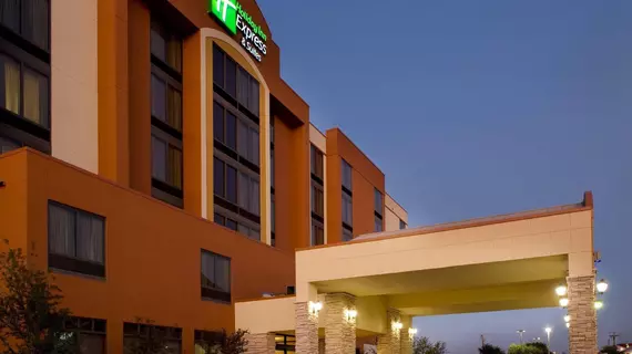 Holiday Inn Express Hotel & Suites Dallas Fort Worth Airport South | Teksas - Dallas (ve civarı) - Irving