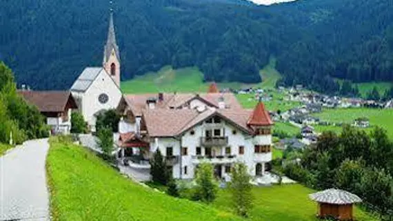 Turm Hotel Gschwendt | Trentino-Alto Adige - Güney Tirol (il) - Valle di Casies