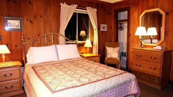 Fern Grove Cottages | Kaliforniya - Sonoma İlçesi - Guerneville