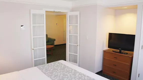 La Quinta Inn & Suites St. Louis Westport | Missouri - St. Louis (ve civarı) - Maryland Heights