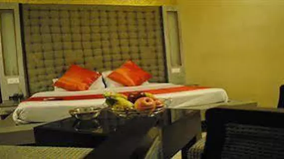 Hotel Queens Pearl | Uttarkand - Dehra Dun Bölgesi - Dehradun