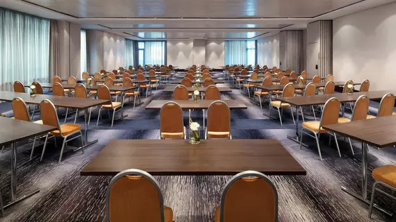 Sheraton Frankfurt Airport Hotel & Conference Center | Hessen - Frankfurt (ve civarı) - Cargo City - Frankfurt Havaalanı Bölgesi