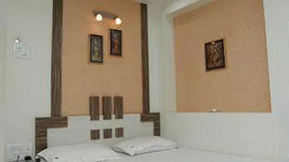 Nice Guest House | Maharaştra - Raigad - Bombay (ve civarı) - Bombay - Malad - Batı Banliyöleri