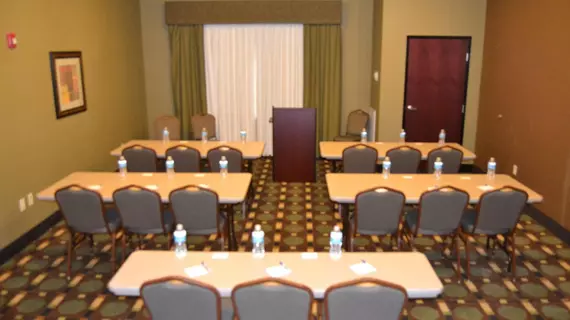 Holiday Inn Express and Suites Heber Springs | Arkansas - Heber Springs