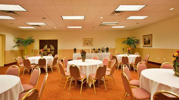 Holiday Inn Express Hotel & Suites Tampa Stadium-Airport | Florida - Tampa (ve civarı) - Tampa