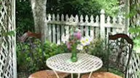 R. R. Thompson House Bed & Breakfast | Oregon - Salem (ve civarı) - Carlton