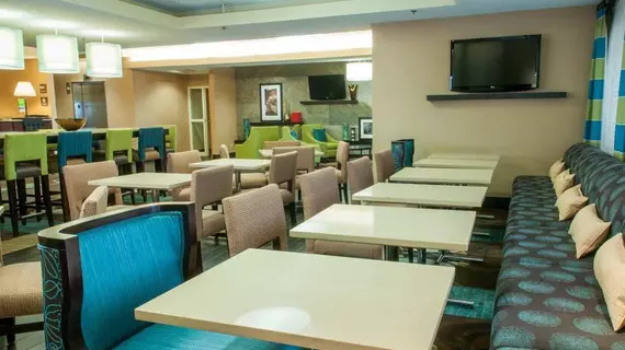 Hampton Inn Clarksville | Indiana - Jeffersonville - Clarksville (ve civarı) - Clarksville