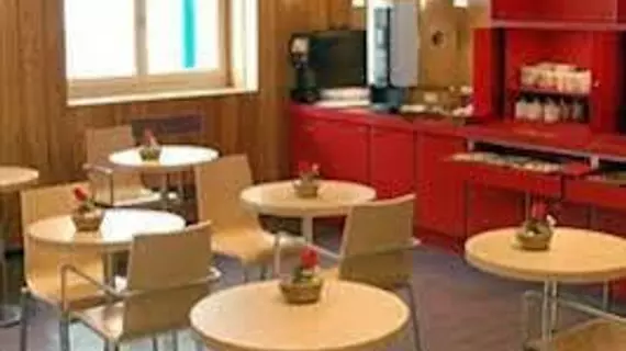 Hotel Ariana | Auvergne-Rhone-Alpes - Rhone (bölge) - Lyon (ve çevresi) - Villeurbanne