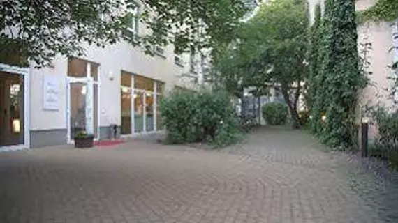 nu hotel berlin | Berlin (ve civarı) - Friedrichshain-Kreuzberg - Friedrichshain