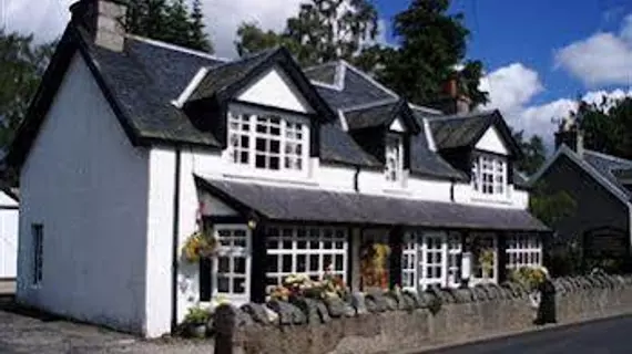 Carrmoor Guest House | İskoçya - Scottish Highlands - Carrbridge