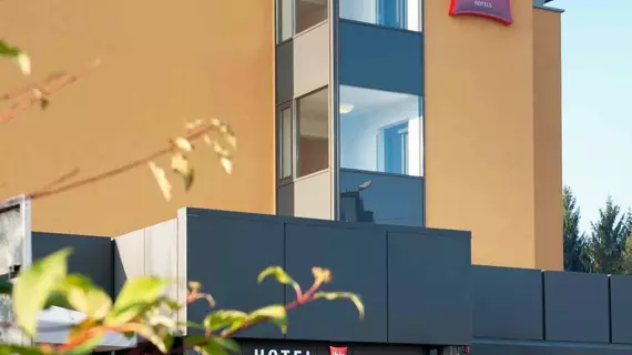 Hotel IBIS Zurich-Adliswil | Zürih Kantonu - Horgen District - Adliswil