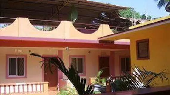 Yellow House | Goa - Kuzey Goa - Vagator