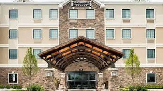 Staybridge Suites Canton | Ohio - Summit İlçesi - Akron (ve civarı) - Canton