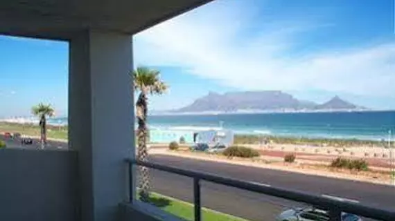 Blouberg Beachfront Accommodation | Western Cape (il) - West Coast DC - Drakenstein - Cape Town (ve civarı) - Cape Town - Bloubergstrand