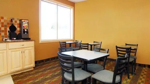 Quality Inn East Indianapolis | Indiana - Indianapolis (ve civarı) - Indianapolis