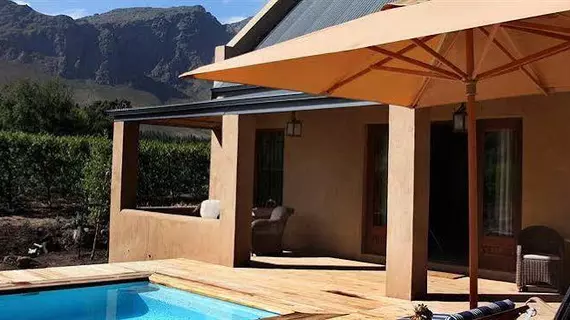 La Petite Dauphine | Western Cape (il) - West Coast DC - Drakenstein - Cape Town (ve civarı) - Franschhoek