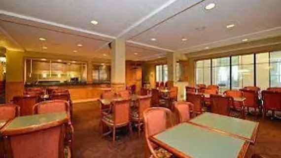 Days Inn and Suites Kalamazoo | Michigan - Kalamazoo (ve civarı) - Portage