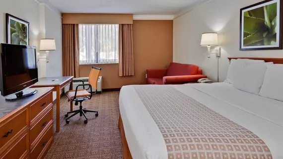 La Quinta Inn & Suites Fort Lauderdale Cypress Creek | Florida - Fort Lauderdale (ve civarı) - Fort Lauderale