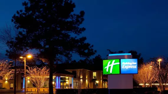 Holiday Inn Express Charleston-Moncks Corner | Güney Karolayna - St. Stephen (ve civarı) - Moncks Corner