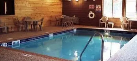 Pine Peaks Lodge and Suites | Minnesota - Brainerd (ve civarı) - Crosslake