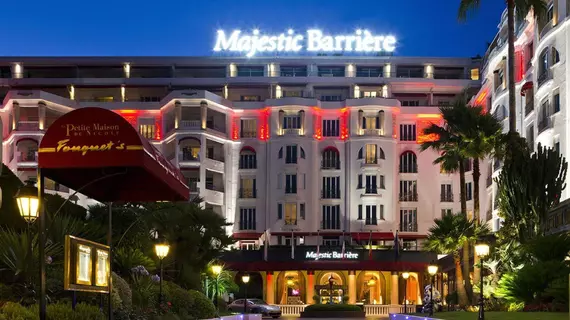 Hôtel Barrière Le Majestic | Provence - Alpes - Cote d'Azur - Var - Cannes (ve civarı) - Cannes - Palais des Festivals - Old Port