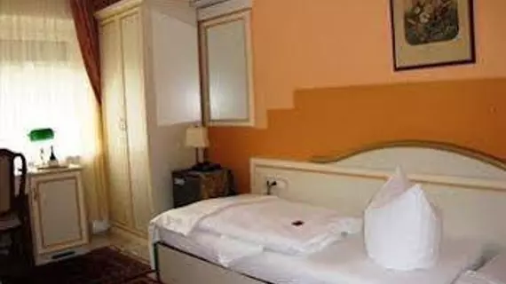 Haus Mooren, Hotel Garni | Kuzey Ren-Westfalia - Düsseldorf (ve civarı) - Düsseldorf