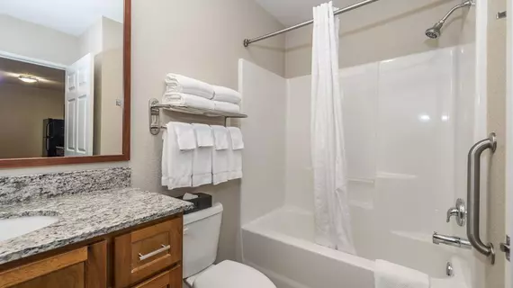 CANDLEWOOD SUITES BURLINGTON | Washington - Vernon Dağı (ve civarı) - Burlington