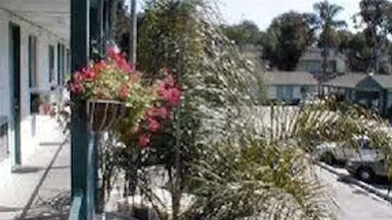 Colonial Pool & Spa Motel | Kaliforniya - Los Angeles County - Long Beach