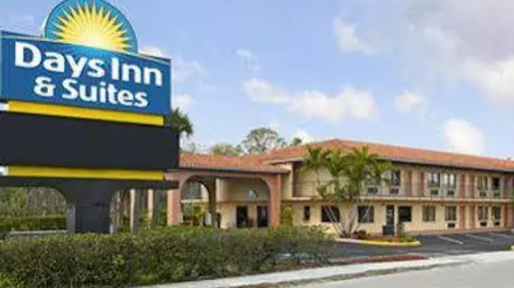 Days Inn and Suites Orlando/UCF Research Park | Florida - Orlando (ve civarı) - Orlando