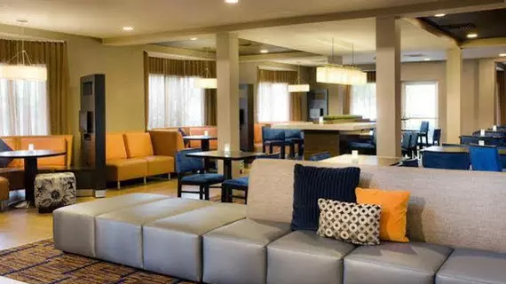 Courtyard by Marriott San Francisco Airport/Oyster Point Waterfront | Kaliforniya - San Fransisko (ve civarı) - South San Francisco